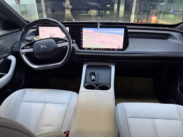 Xpeng P7 — Фото автомобиля 9