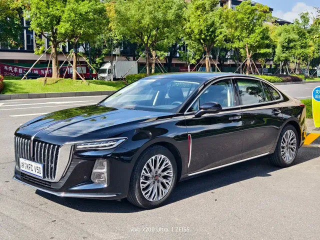 Фотография автомобиля — Hongqi H5