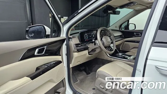 Kia Carnival Generation 4 — Фото автомобиля 10