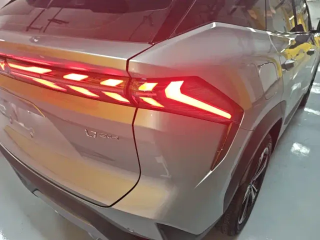Geely Galaxy L7 — Фото автомобиля 7