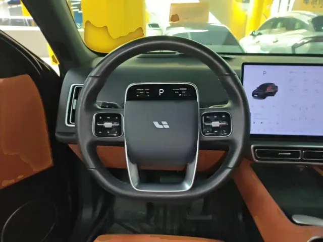 Li Auto L6 — Фото автомобиля 10