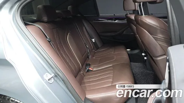 BMW 5-Series — Фото автомобиля 12