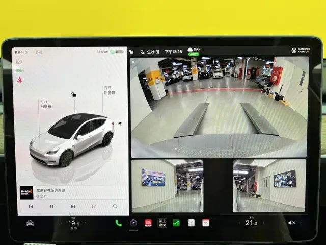 Tesla Model Y — Фото автомобиля 30
