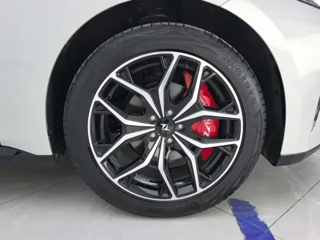 Dongfeng eπ 007 — Фото автомобиля 6