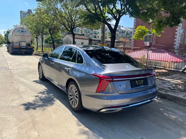 Hongqi H5 — Фото автомобиля 9