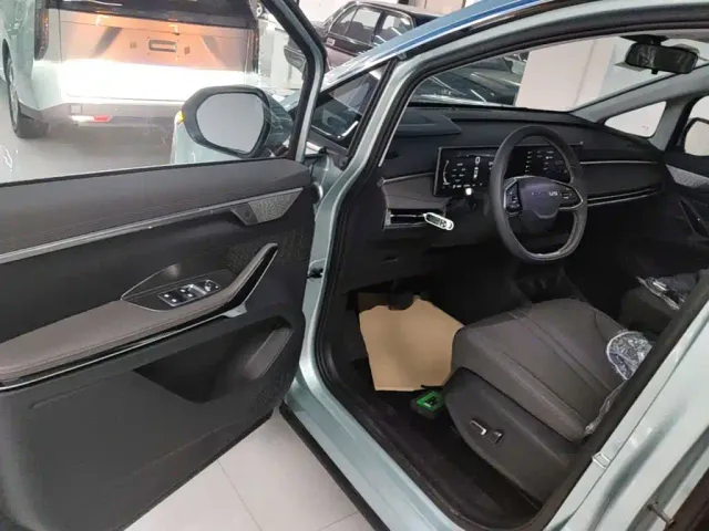 Maxus Dajia 7 — Фото автомобиля 15