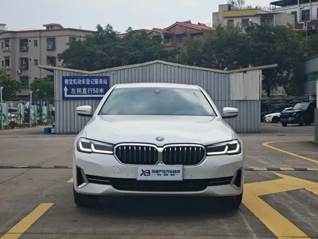 BMW 5 Series — Фото автомобиля 2