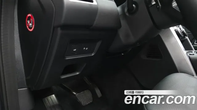 Land Rover Discovery — Фото автомобиля 30