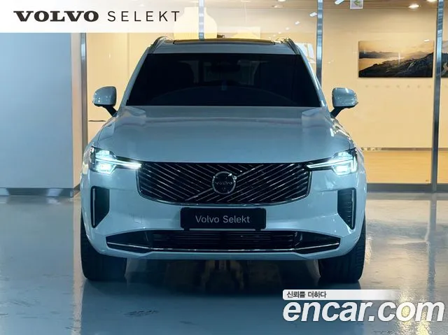 Volvo XC90 — Фото автомобиля 3