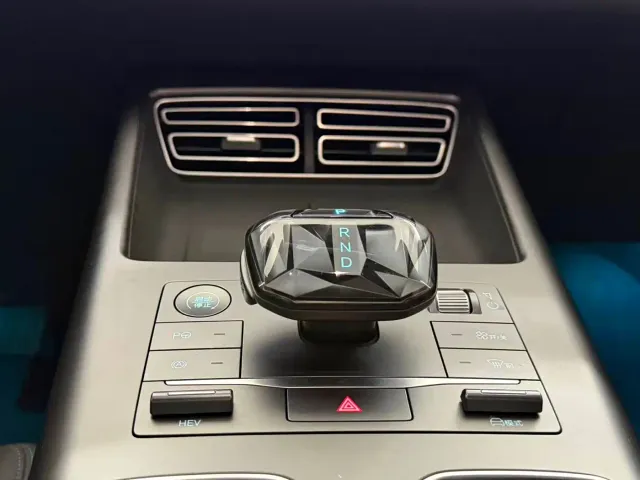 BYD Song Pro — Фото автомобиля 11