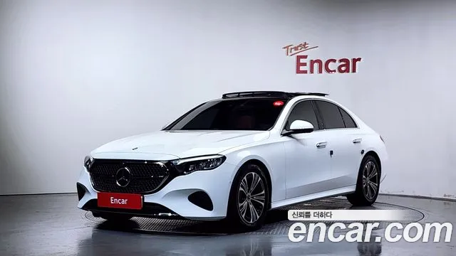 Mercedes-Benz E-Class — Фото автомобиля 4