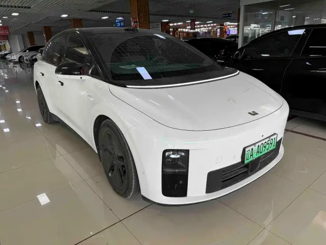 Li Auto i6 — Фото автомобиля 6
