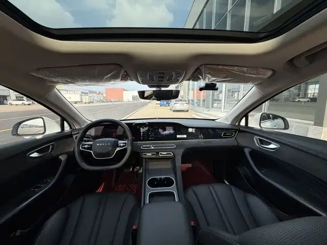 Roewe D7 — Фото автомобиля 6