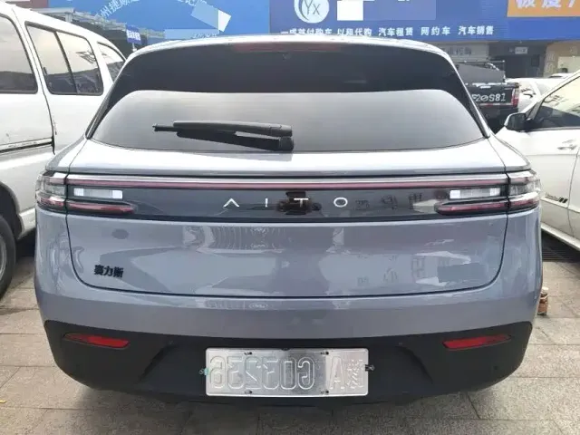 Aito M5 — Фото автомобиля 6