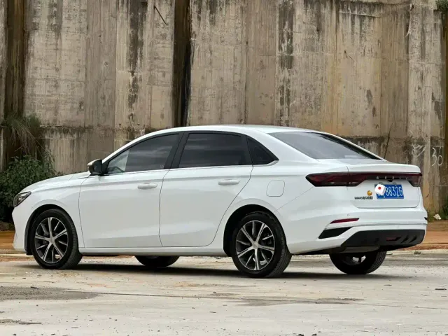 Geely Emgrand — Фото автомобиля 4