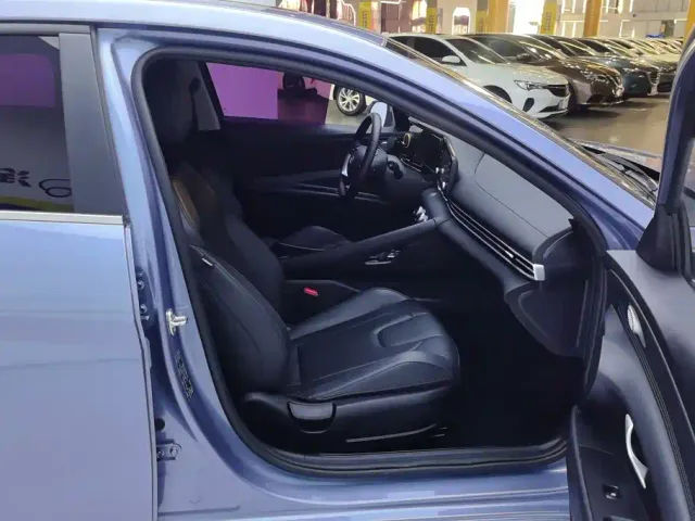 Hyundai Elantra — Фото автомобиля 8