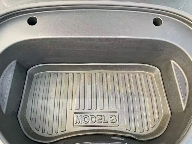 Tesla Model 3 — Фото автомобиля 11