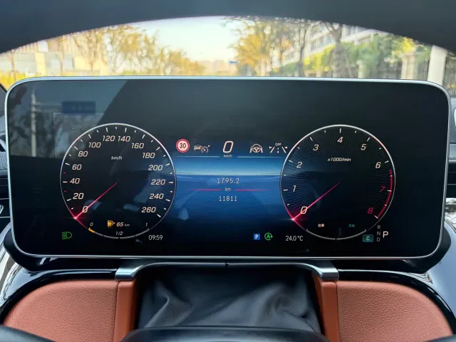 Mercedes-Benz S-Class — Фото автомобиля 18