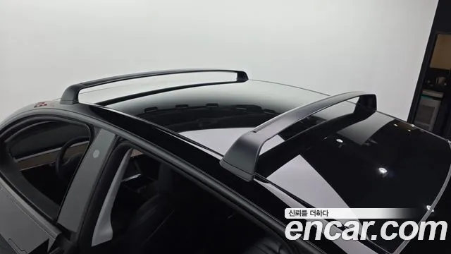 Tesla Model Y — Фото автомобиля 19