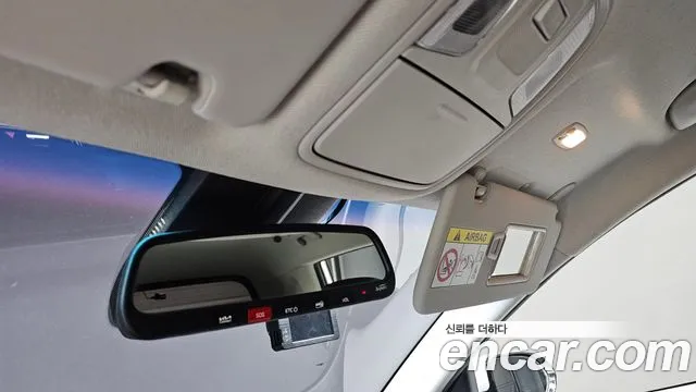 Kia Niro — Фото автомобиля 30