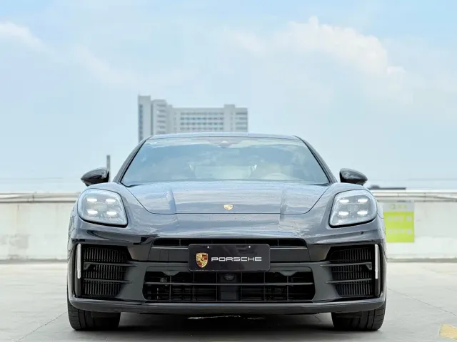Porsche Panamera — Фото автомобиля 2