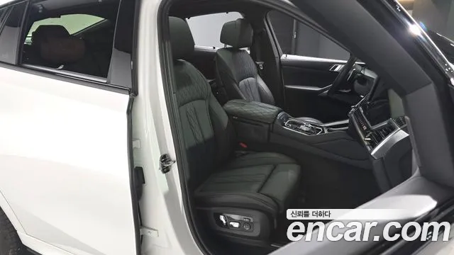 BMW X6 xDrive40i M Sport — Фото автомобиля 10
