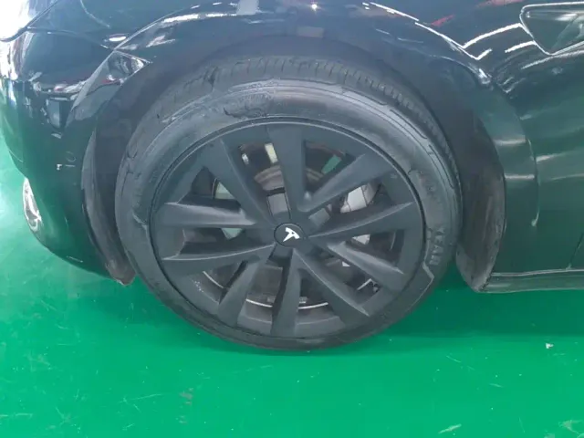 Tesla Model 3 — Фото автомобиля 22