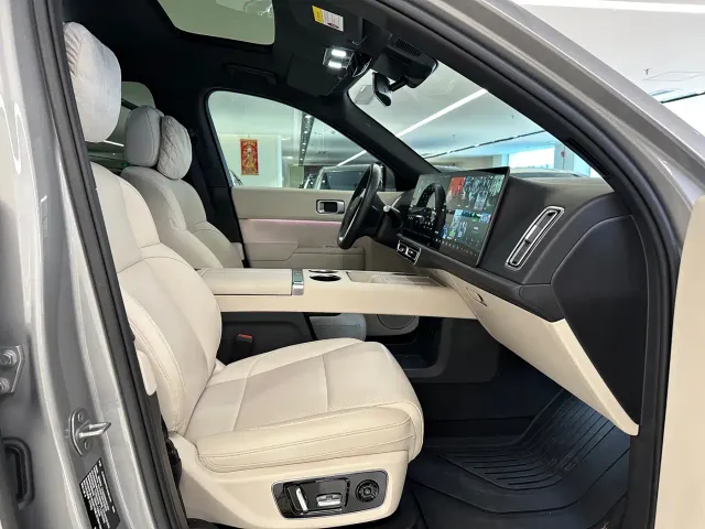 Li Auto L9 — Фото автомобиля 10
