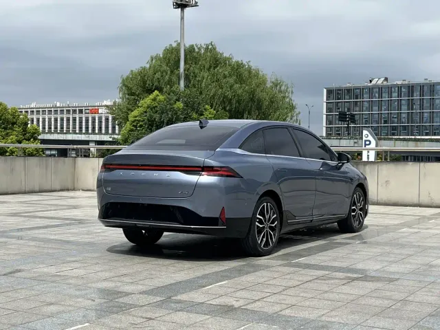 Xpeng P5 — Фото автомобиля 16