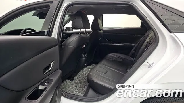 Hyundai Avante CN7 — Фото автомобиля 12