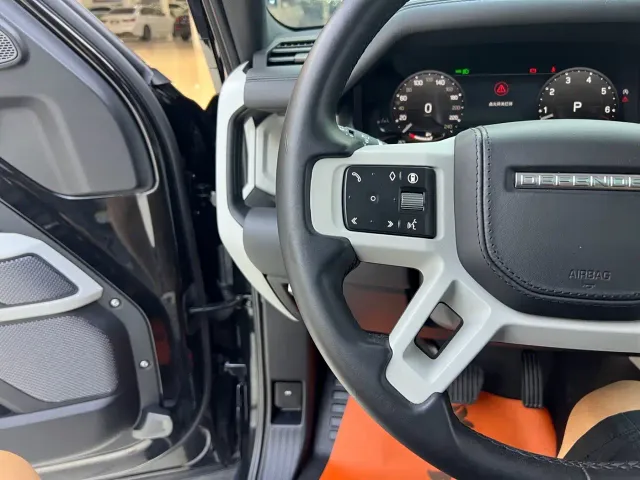 Land Rover Defender — Фото автомобиля 18