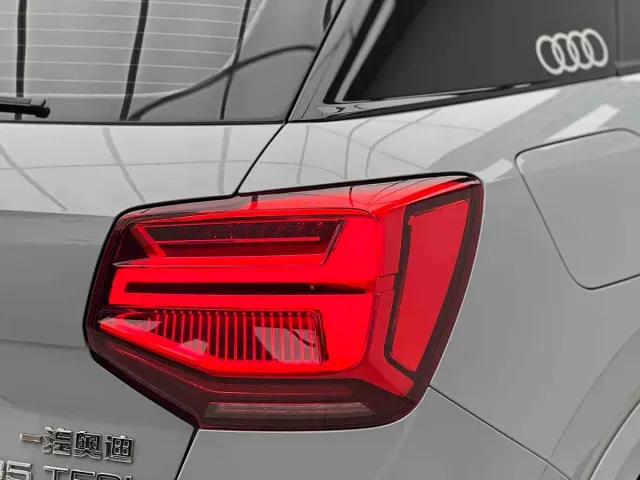 Audi Q2L — Фото автомобиля 6