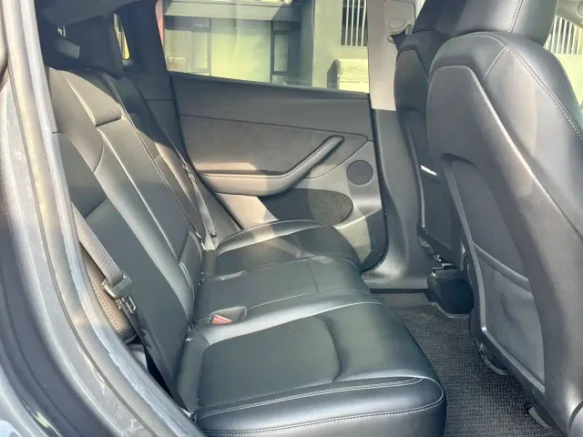 Tesla Model Y — Фото автомобиля 11