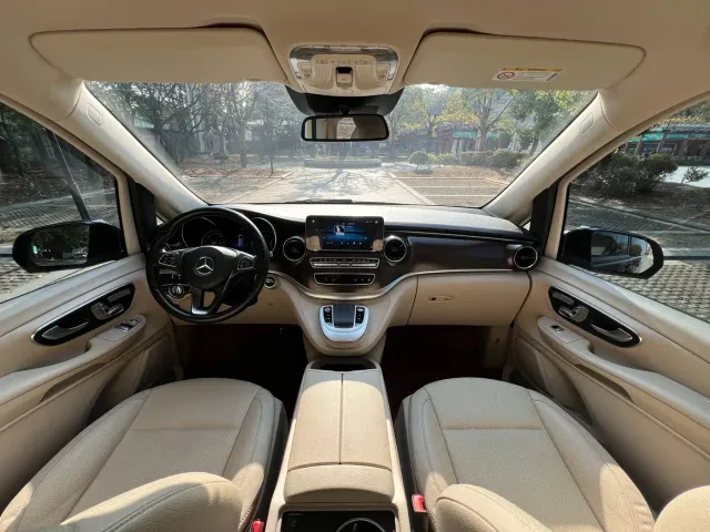 Mercedes-Benz V-Class — Фото автомобиля 13
