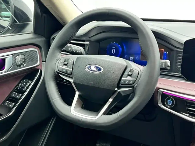 Ford Explorer — Фото автомобиля 22
