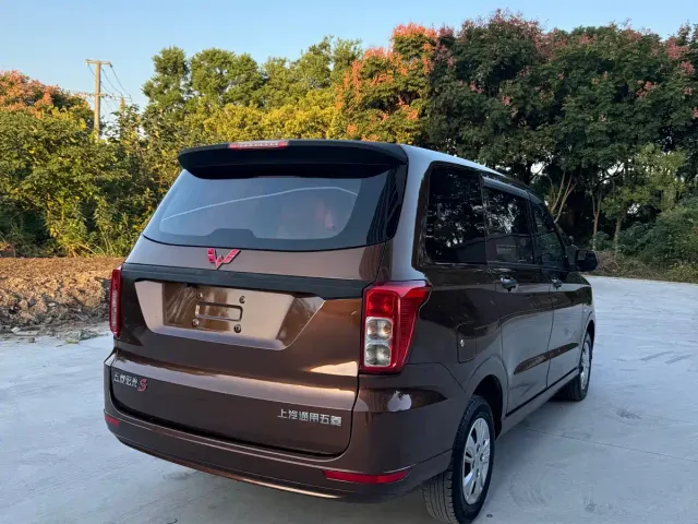 Wuling Hongguang — Фото автомобиля 4