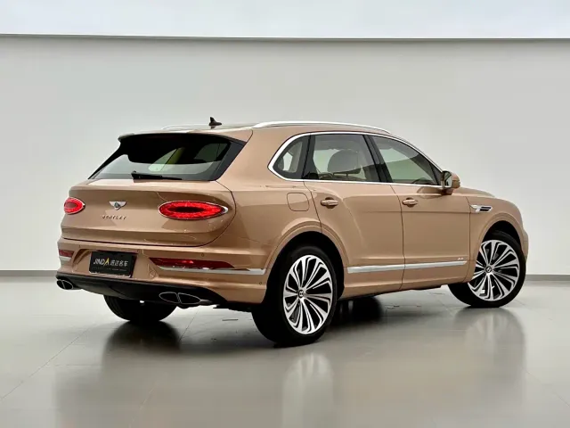 Bentley Bentayga — Фото автомобиля 7