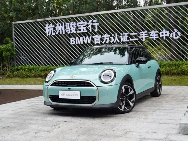 Фотография автомобиля — MINI Hatch