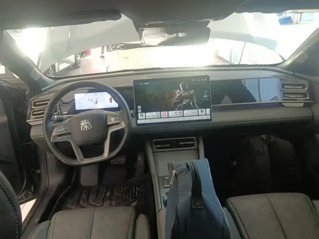 BYD Qin L — Фото автомобиля 9