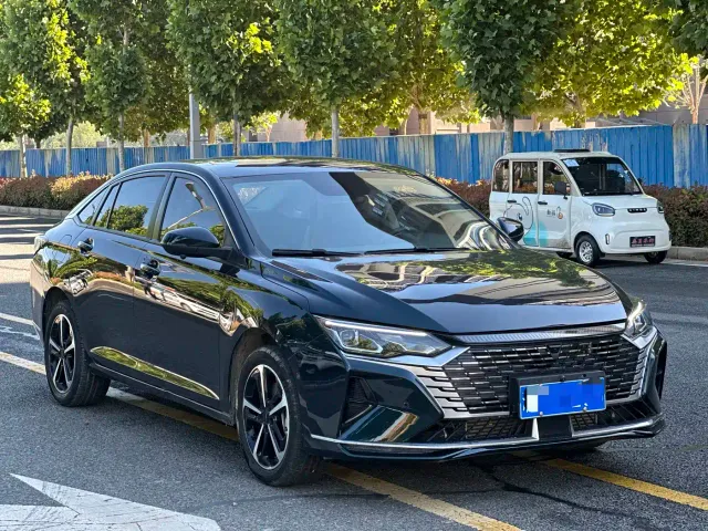 Dongfeng Yixuan MAX — Фото автомобиля 3