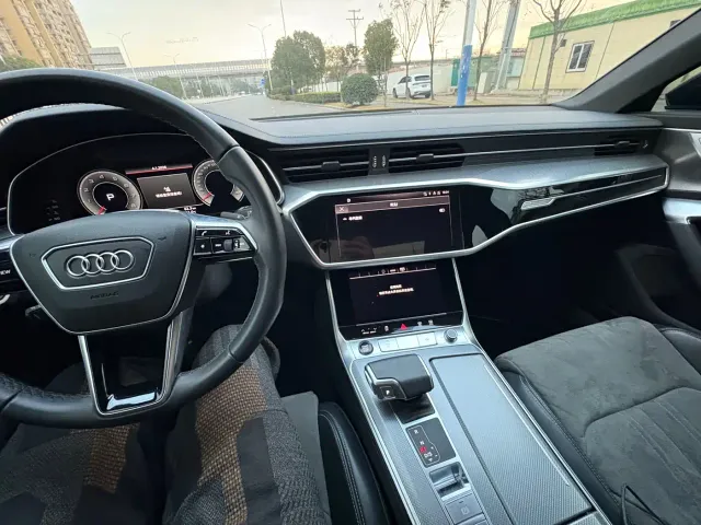 Audi A6L — Фото автомобиля 16