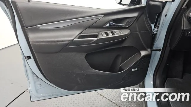 Chevrolet Bolt EV — Фото автомобиля 13