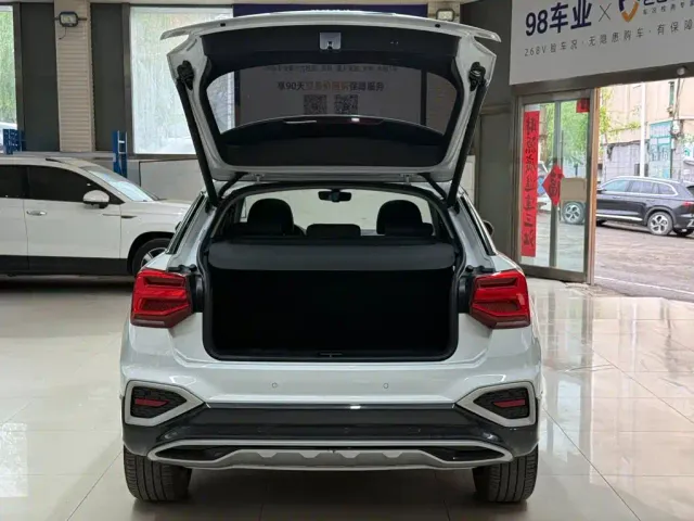 Audi Q2L — Фото автомобиля 23