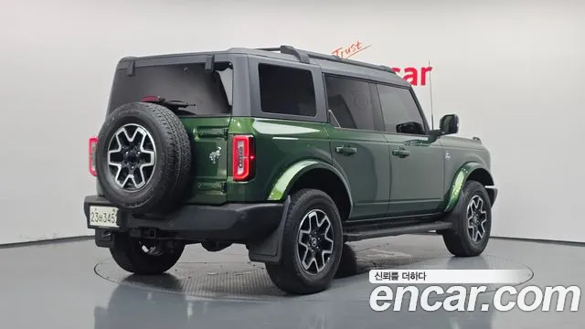 Ford Bronco — Фото автомобиля 2