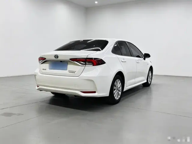 Toyota Corolla — Фото автомобиля 6