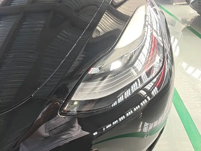 Tesla Model Y — Фото автомобиля 23