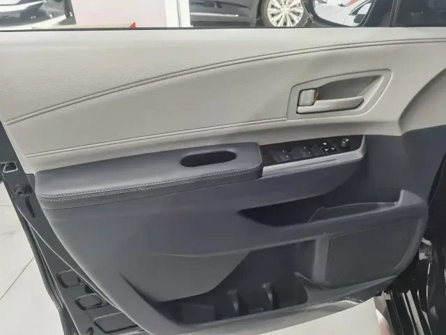 Toyota Granvia — Фото автомобиля 13