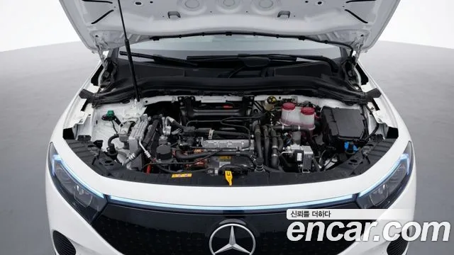 Mercedes-Benz EQA — Фото автомобиля 6