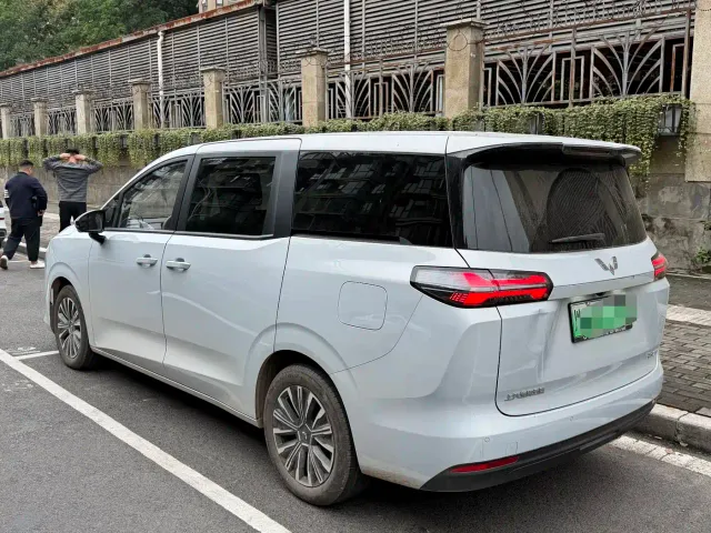 Wuling Starlight 730 — Фото автомобиля 4