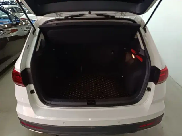 Volkswagen Tharu — Фото автомобиля 18